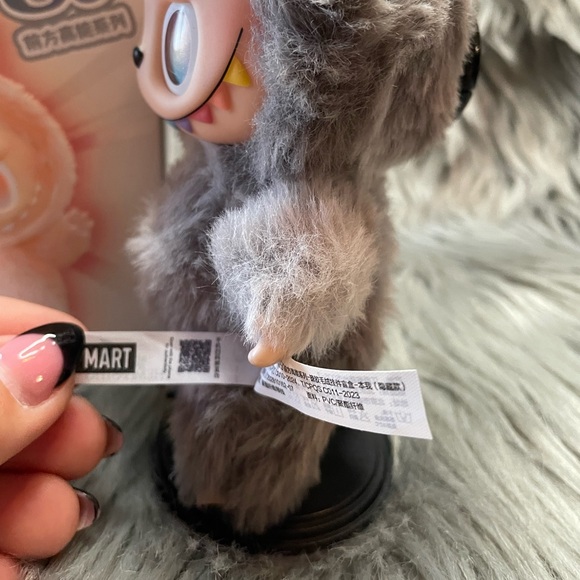 Authentic POP MART Big Into Energy THE SECRET Plush Keychain [QR VERIFIED] - Picture 2 of 4